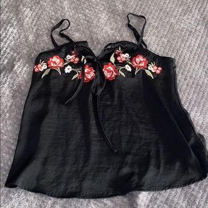 Hollister shirt 🖤🌿